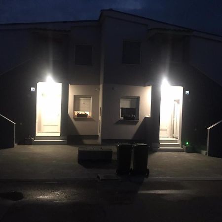 Apartman Petra 1 Vir Eksteriør billede